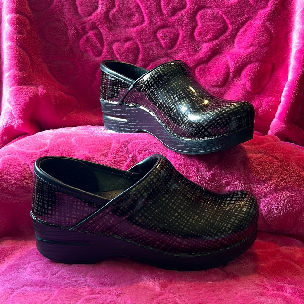 Dansko “The World’s Most Comfortable Shoe”